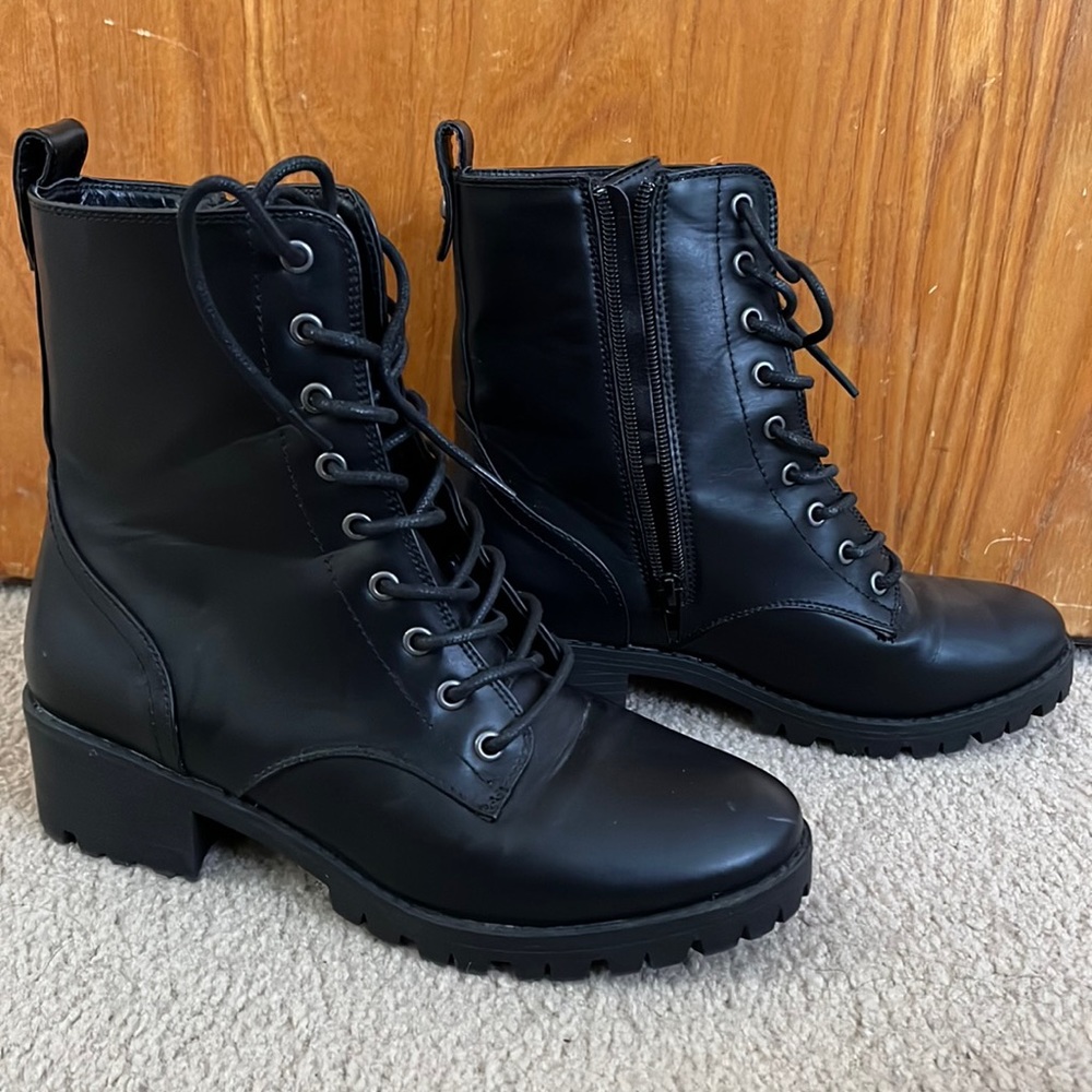 7.5 Black Combat Boots